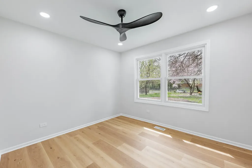 5S254 Middle Road Naperville IL 60563