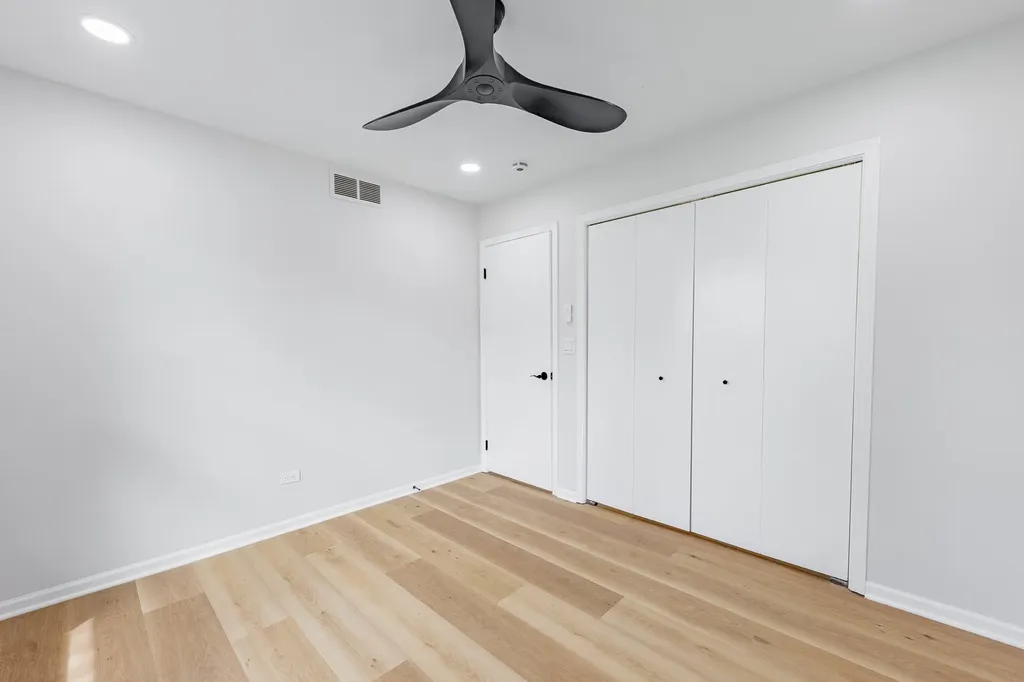 5S254 Middle Road Naperville IL 60563