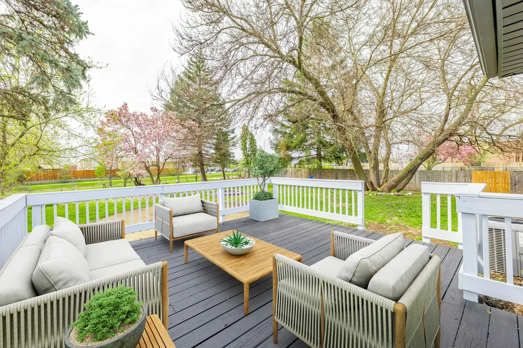 5S254 Middle Road Naperville IL 60563