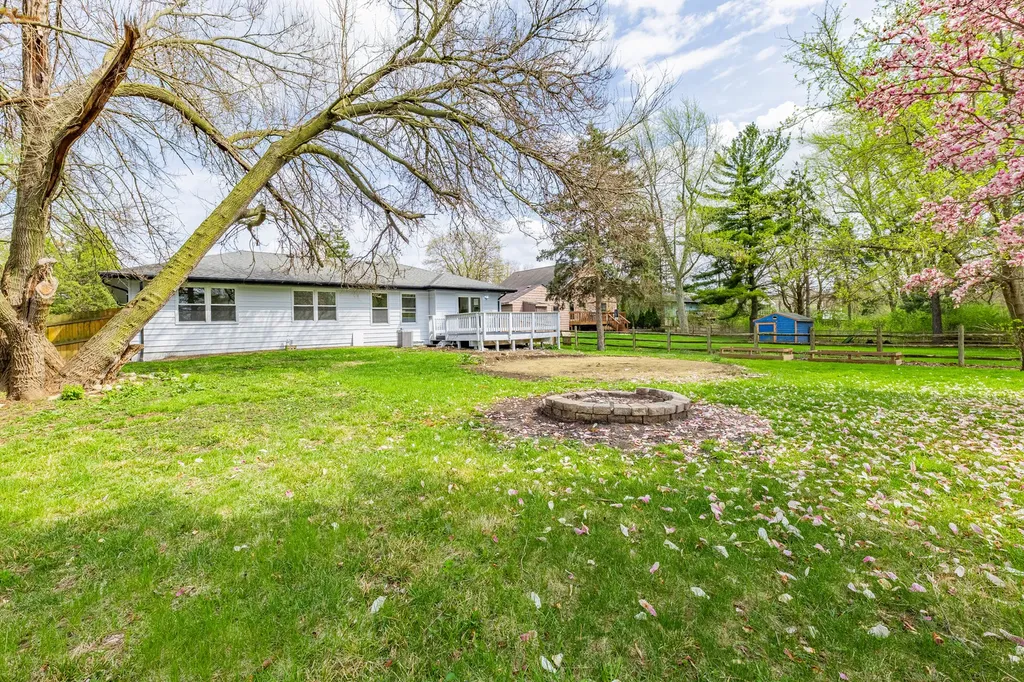 5S254 Middle Road Naperville IL 60563