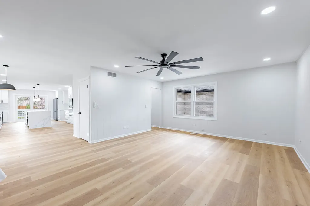 5S254 Middle Road Naperville IL 60563