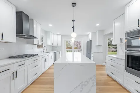 5S254 Middle Road Naperville IL 60563