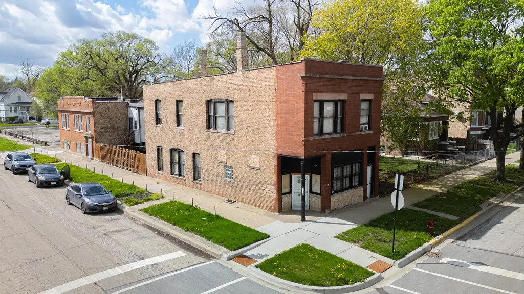 6956 South Carpenter Street Chicago IL 60621