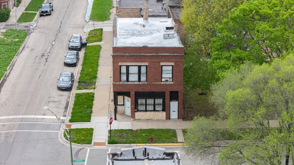 6956 South Carpenter Street Chicago IL 60621