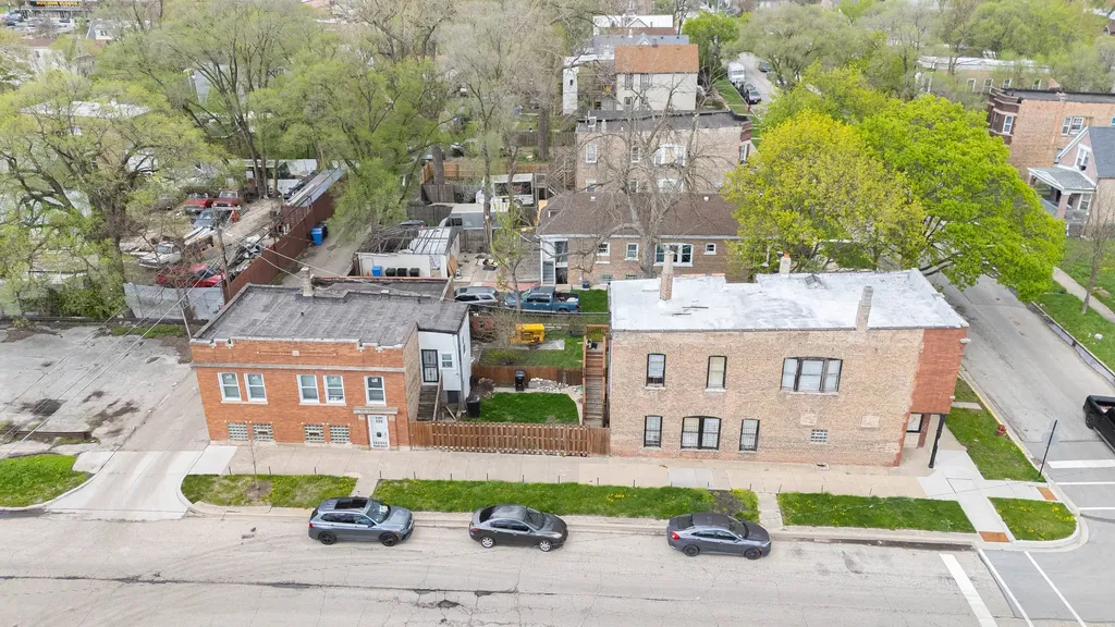 6956 South Carpenter Street Chicago IL 60621