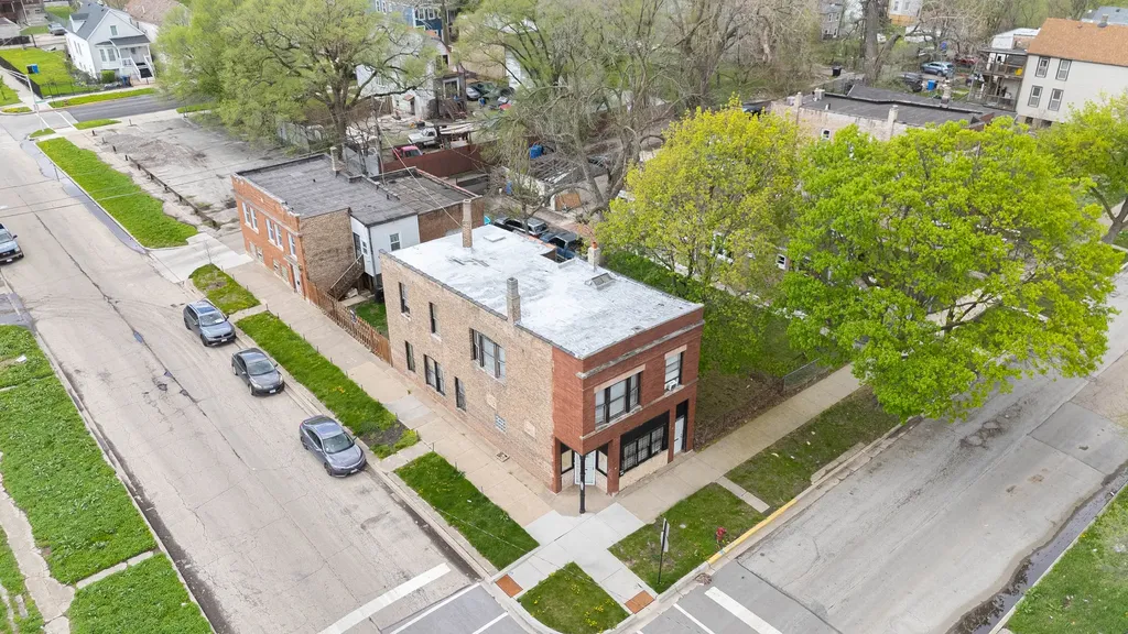 6956 South Carpenter Street Chicago IL 60621