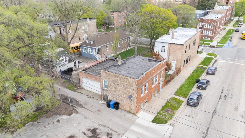 6956 South Carpenter Street Chicago IL 60621