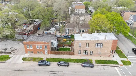 6956 South Carpenter Street Chicago IL 60621