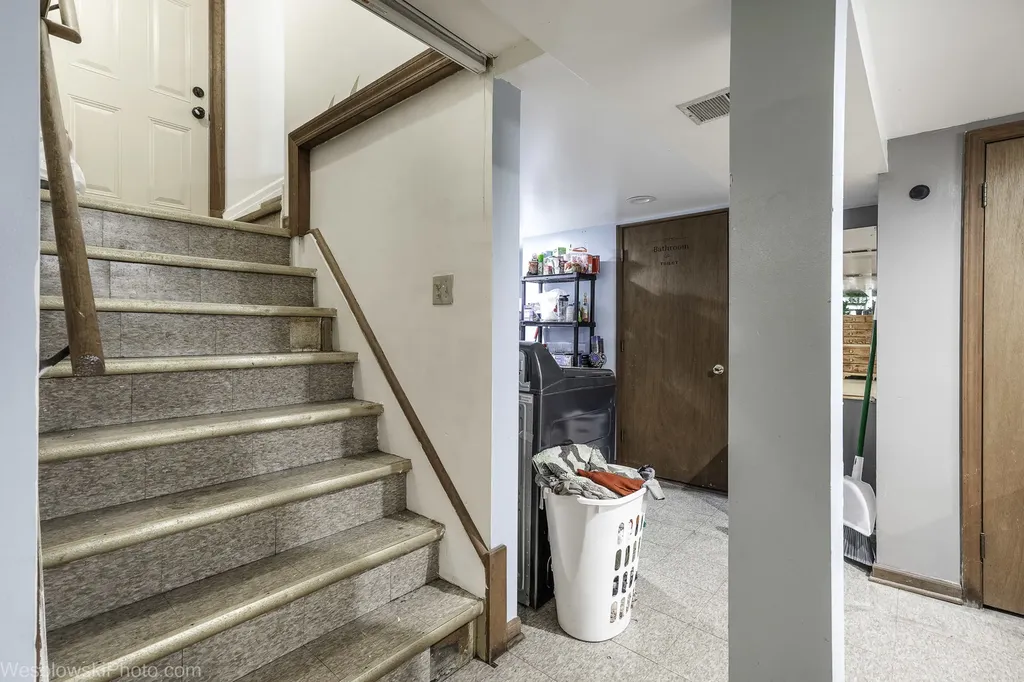 6528 South Kildare Avenue Chicago IL 60629