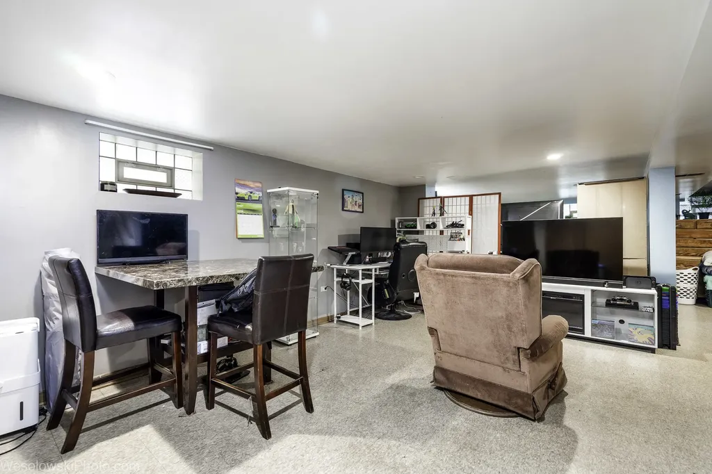 6528 South Kildare Avenue Chicago IL 60629