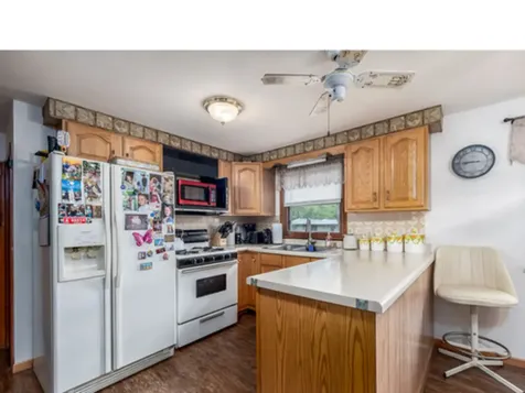 1907 Coalville Road Streator IL 61364