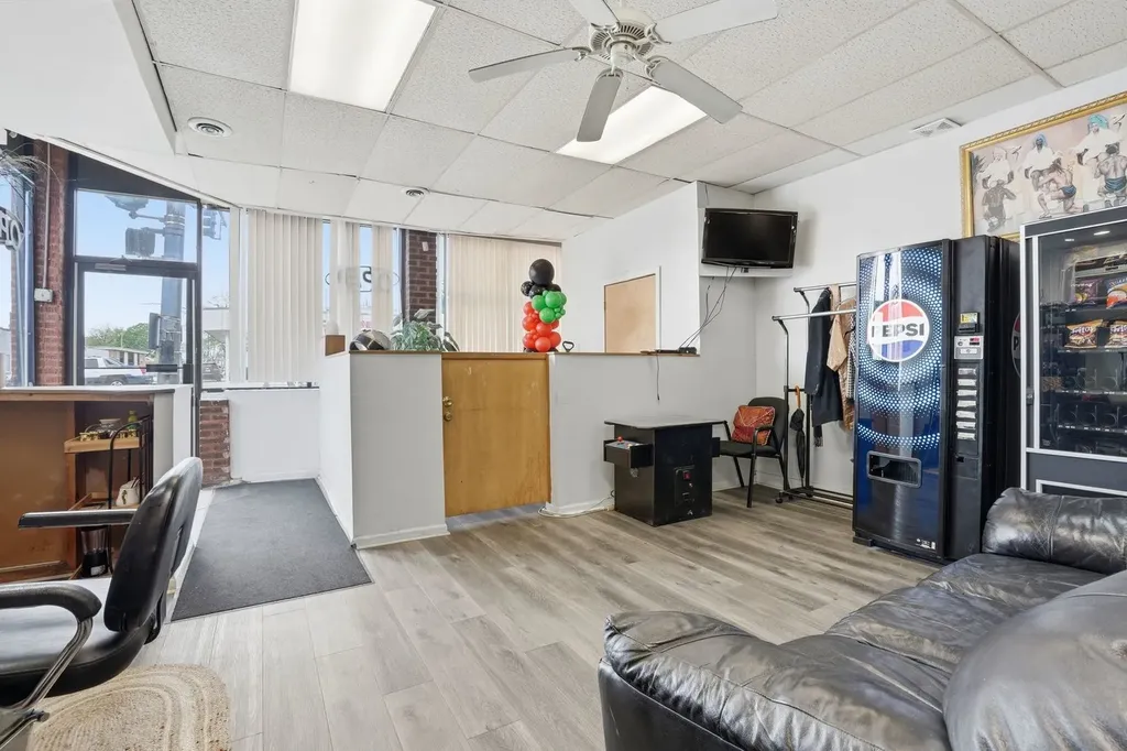 7359 South Western Avenue Chicago IL 60636