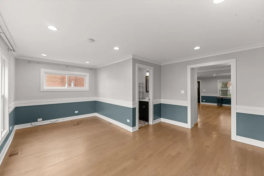 7805 West Balmoral Avenue Chicago IL 60656