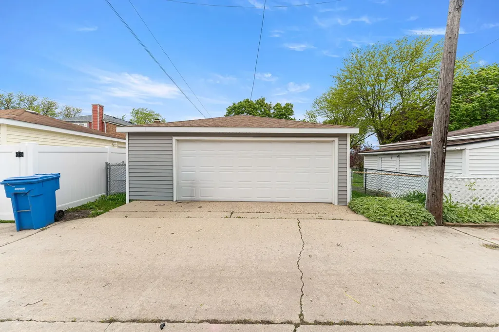 7805 West Balmoral Avenue Chicago IL 60656