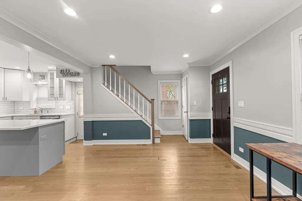 7805 West Balmoral Avenue Chicago IL 60656