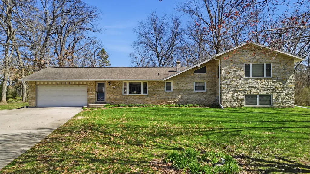 2086 Grand Detour Road Dixon IL 61021