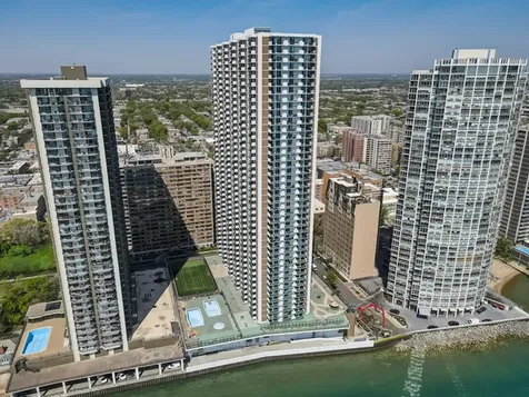6033 North Sheridan Road Chicago IL 60660