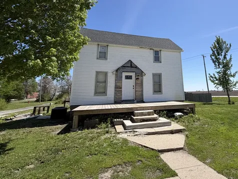 2 Missouri Street Hindsboro IL 61930