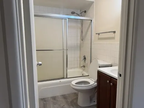 7320 North Rogers Avenue Chicago IL 60626