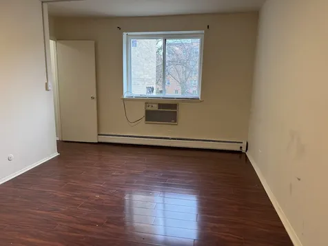 7320 North Rogers Avenue Chicago IL 60626