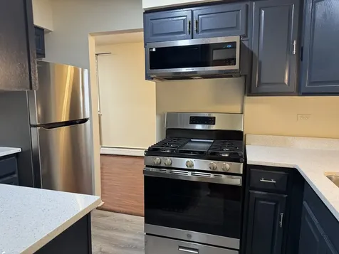 7320 North Rogers Avenue Chicago IL 60626