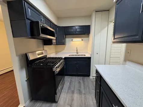 7320 North Rogers Avenue Chicago IL 60626
