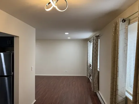 7320 North Rogers Avenue Chicago IL 60626