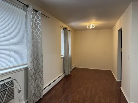 7320 North Rogers Avenue Chicago IL 60626