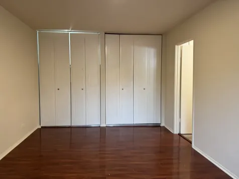 7320 North Rogers Avenue Chicago IL 60626