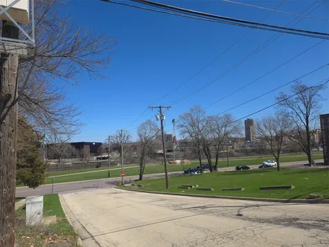 164 Ludeka Place Elgin IL 60123