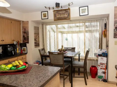 232 Highland Road Matteson IL 60443