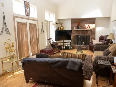 232 Highland Road Matteson IL 60443