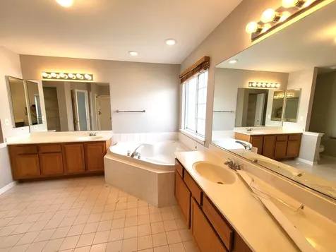 18392 Springwood Drive Grayslake IL 60030