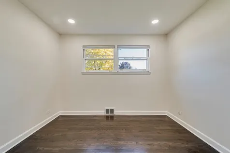 7330 North Kilbourn Avenue Lincolnwood IL 60712