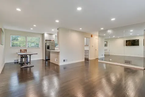 7330 North Kilbourn Avenue Lincolnwood IL 60712