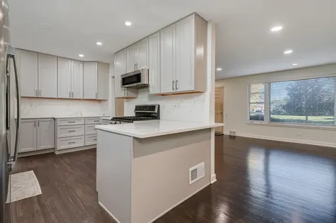7330 North Kilbourn Avenue Lincolnwood IL 60712