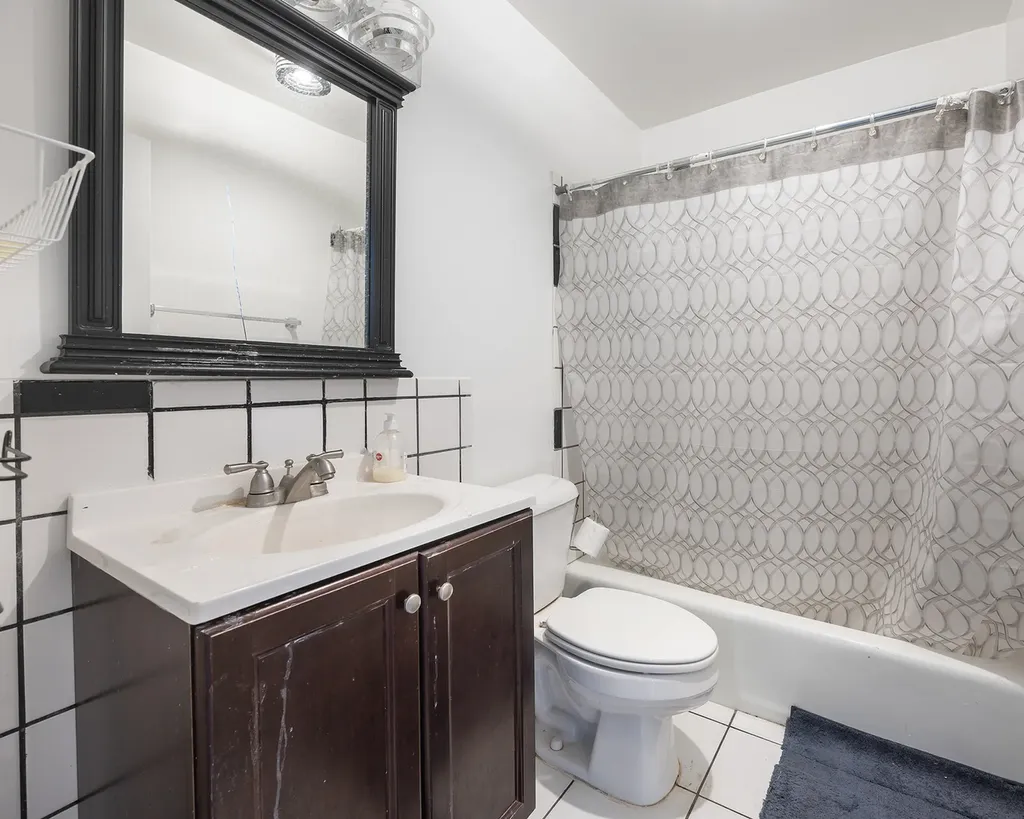 5415 North Sheridan Road Chicago IL 60640