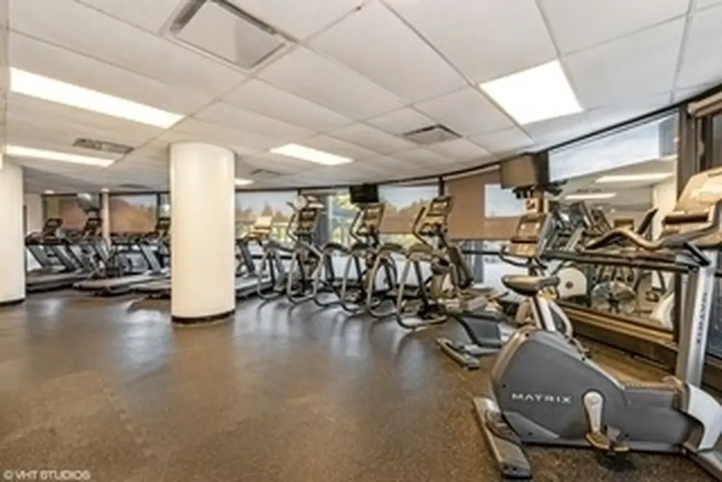5415 North Sheridan Road Chicago IL 60640