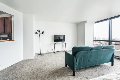 5415 North Sheridan Road Chicago IL 60640