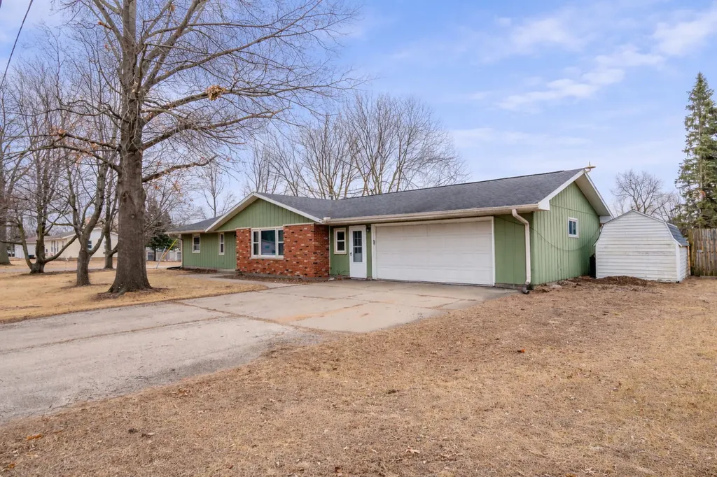 300 Highland Avenue Erie IL 61250
