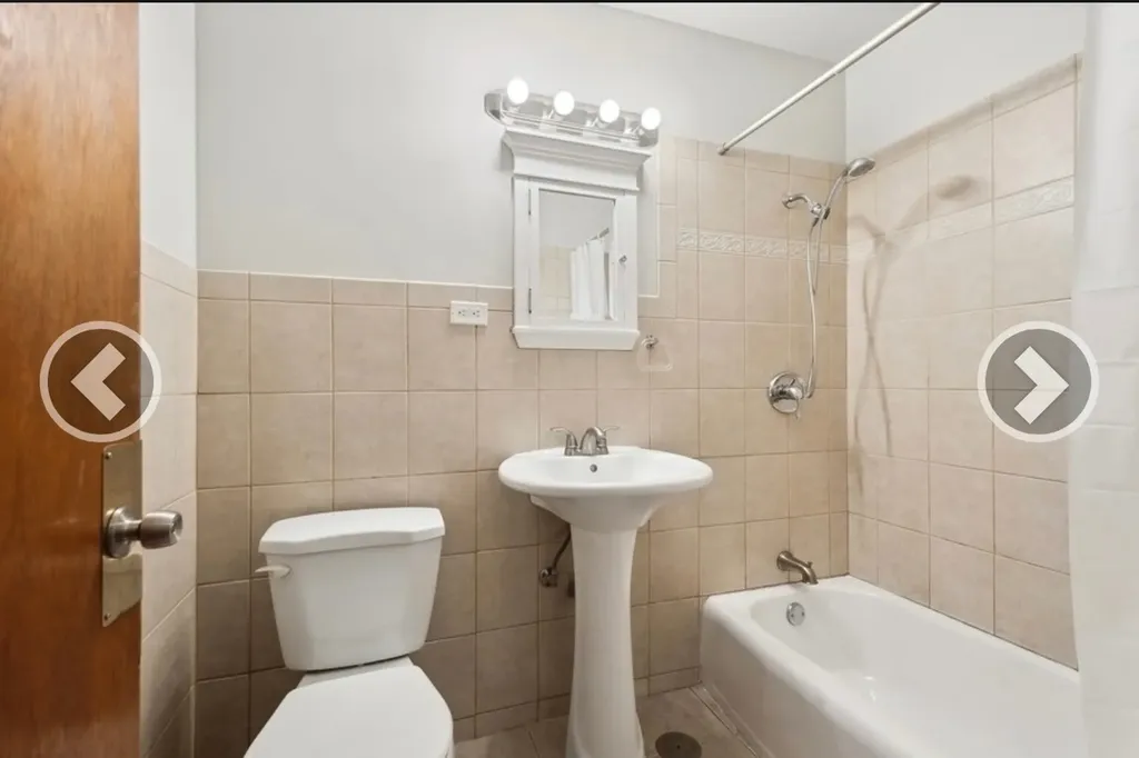 7019 North Ridge Boulevard Chicago IL 60645