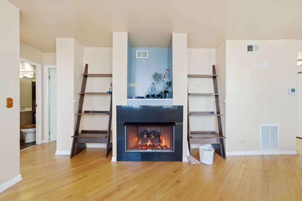 6701 South Crandon Avenue Chicago IL 60649