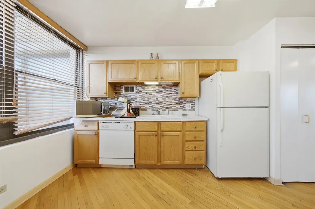 6701 South Crandon Avenue Chicago IL 60649
