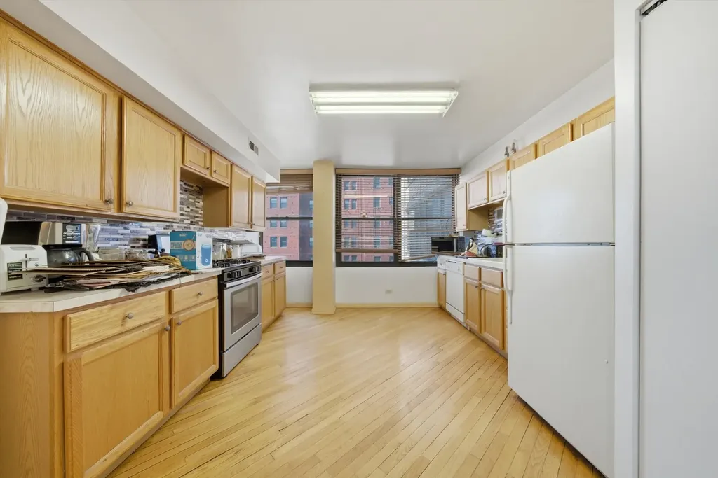 6701 South Crandon Avenue Chicago IL 60649