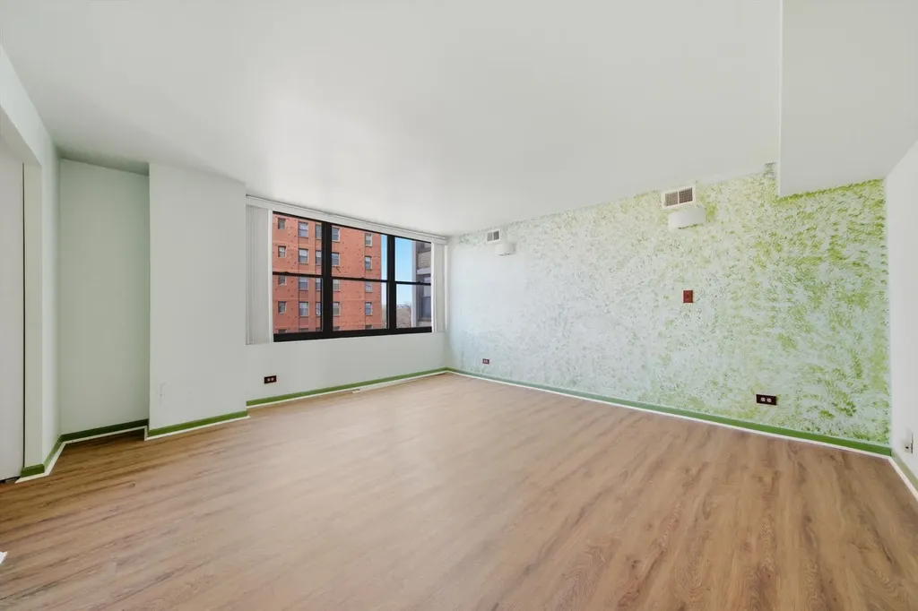 6701 South Crandon Avenue Chicago IL 60649