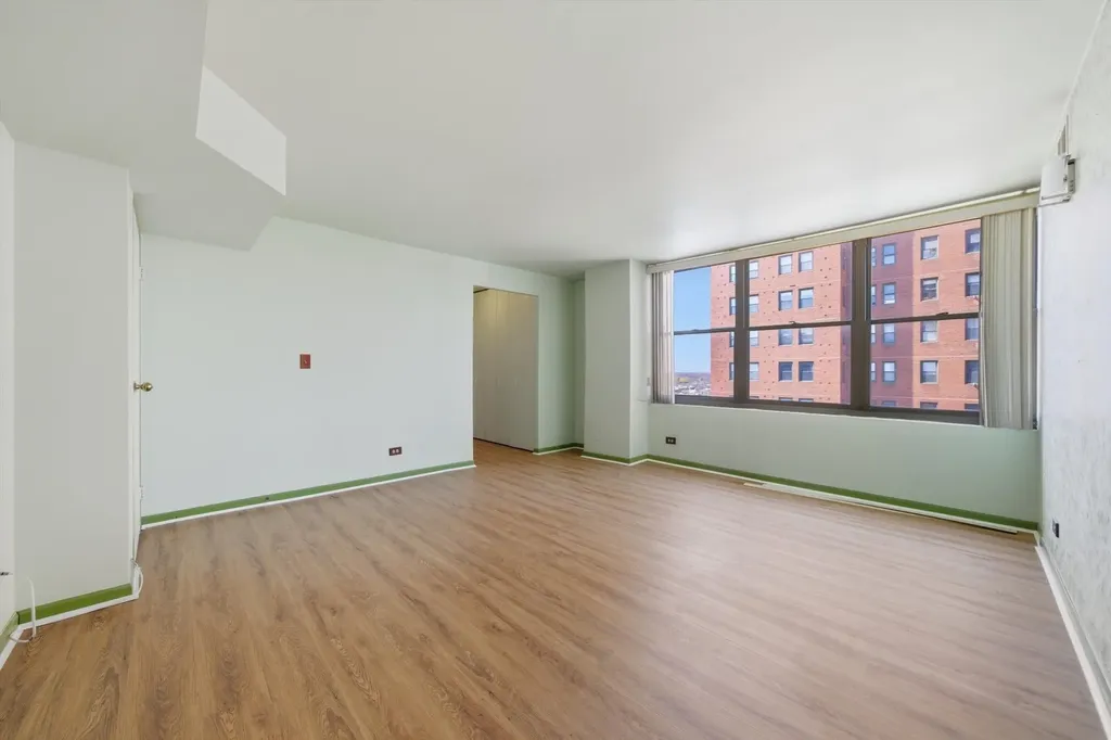6701 South Crandon Avenue Chicago IL 60649
