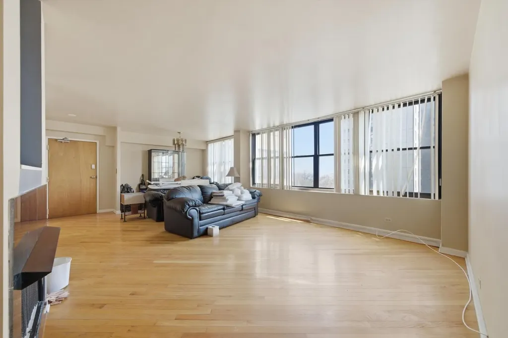 6701 South Crandon Avenue Chicago IL 60649