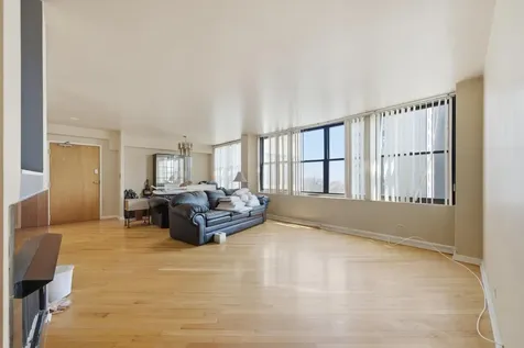 6701 South Crandon Avenue Chicago IL 60649