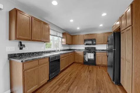 17214 Arrowhead Oak Forest IL 60452