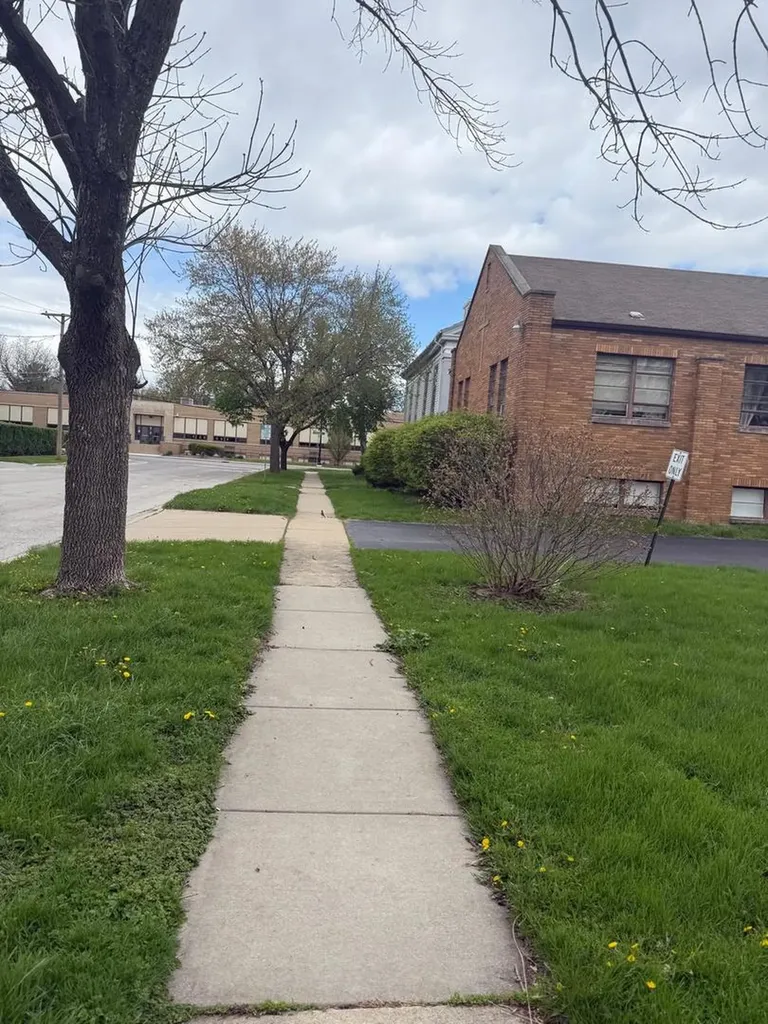 23913 West Lockport Street Plainfield IL 60544